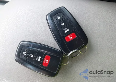 2018 Toyota Camry Le из США, поврежденный, VIN 4T1B11HK3JU017687